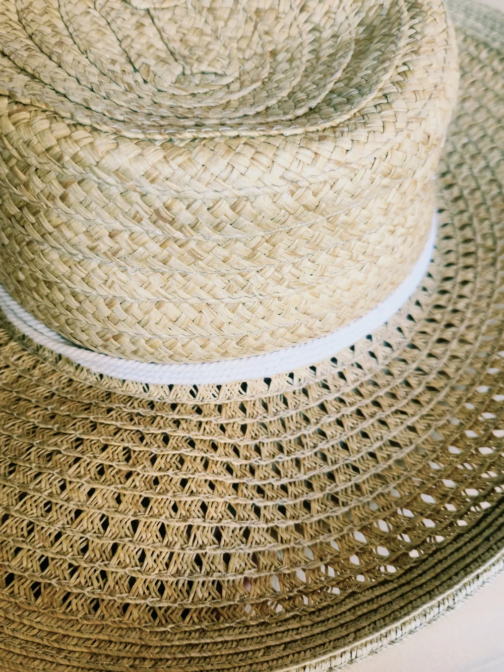 Lucky Brand Natural Raffia Straw Hat with Navy Hang Tag
